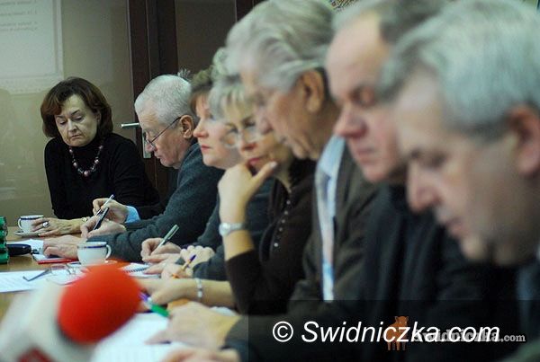 Świdnica: Zaciskanie pasa w oświacie: przedszkola na pierwszy ogień