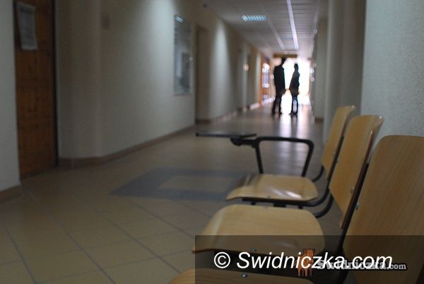 Świdnica: Gnębił cię urzędnik? Powiedz to!
