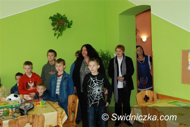 Świdnica, Bystrzyca Górna: Kibice dla Domu Dziecka w Bystrzycy Górnej