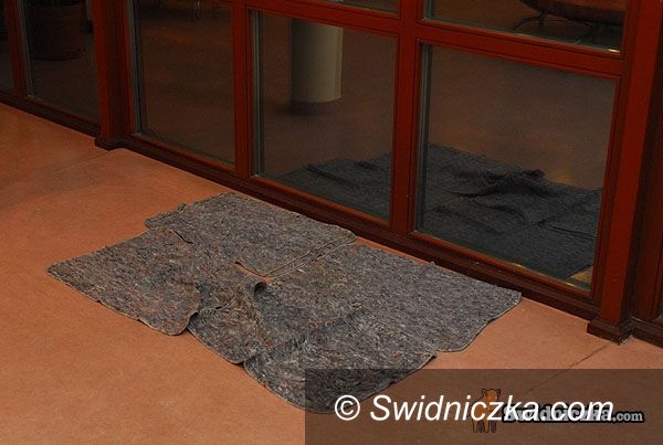 Świdnica: Przecieki w urzędzie