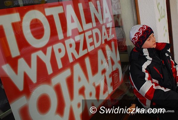 Świdnica: Handlowcy przeganiają zimę