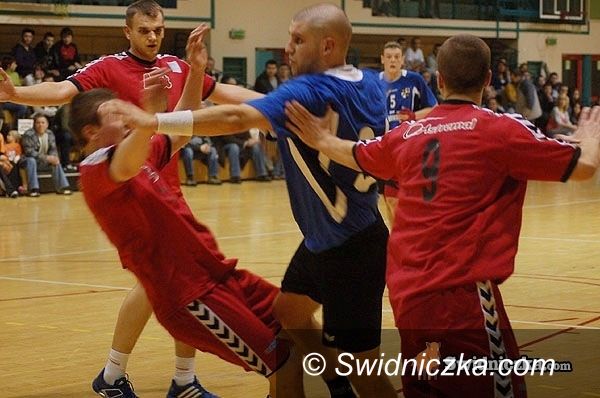 Świdnica: Mecz z liderem