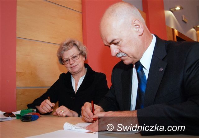 Region - Strzegom: Umowa na kanalizację dwóch wsi podpisana