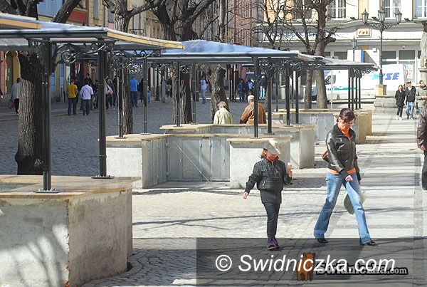 Świdnica: Jest kompromis w sprawie stoisk dla kwiaciarek