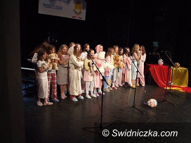 Świdnica: Śpiewali z jajem