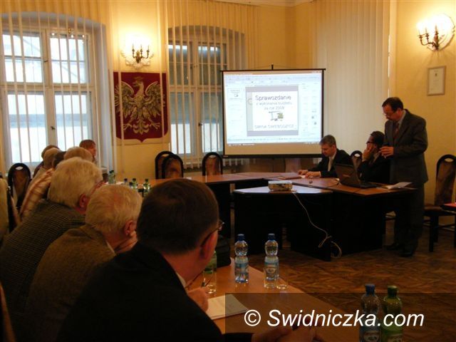 Region - Świebodzice: Absolutorium w Świebodzicach