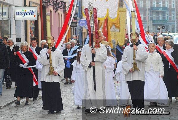 Świdnica: Owacje dla księdza kardynała