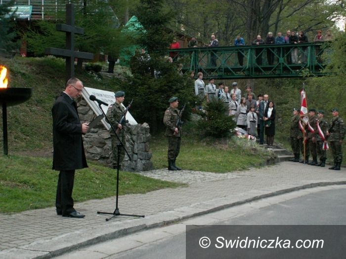 Walim: Uroczyście na temat Gross–Rosen