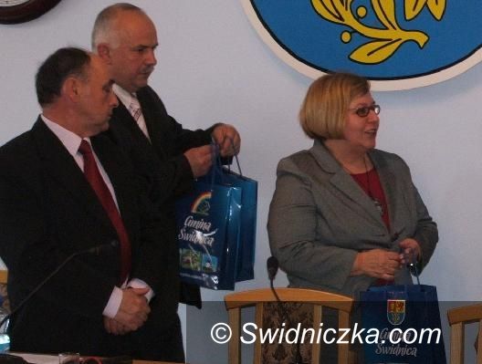 gmina Świdnica: Ile zarobi Teresa Mazurek?