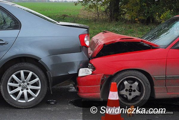 Pszenno/Marcinowice: Kolizja między Pszennem a Marcinowicami