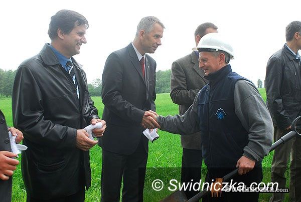 Świdnica: Łopaty poszły w ruch