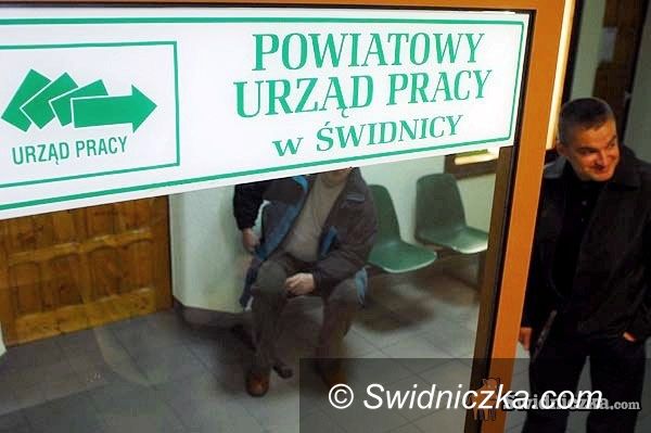 powiat świdnicki: Długi weekend pośredniaka