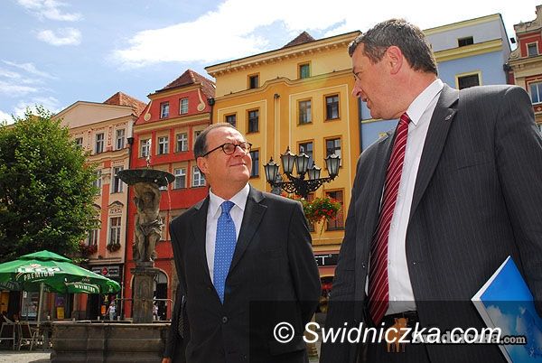 Świdnica: Byli świdniczanie pochodzenia żydowskiego odwiedzają stare kąty