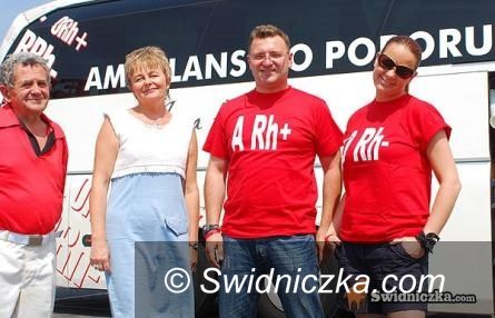 powiat świdnicki: Ambulans z krwią