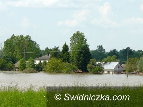 gmina Świdnica/Wola Rogowska: Dwanaście sołectw zebrało 4,2 tony pomocy dla Woli Rogowskiej