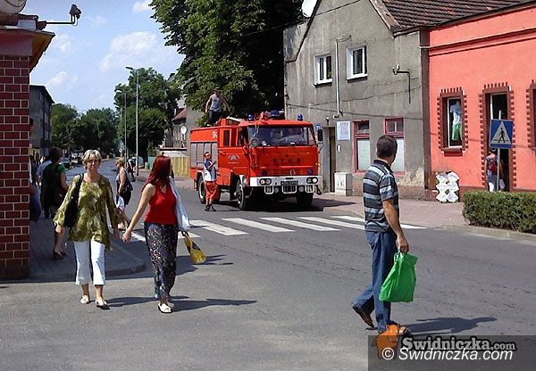 Jaworzyna Śląska: Leją wodę na przechodniów