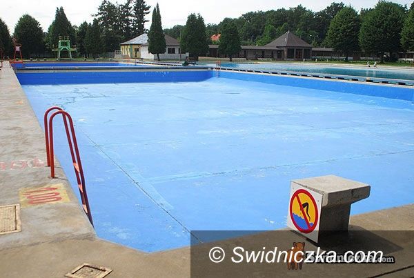 Świdnica: Basen bez wody, ale tylko chwilowo