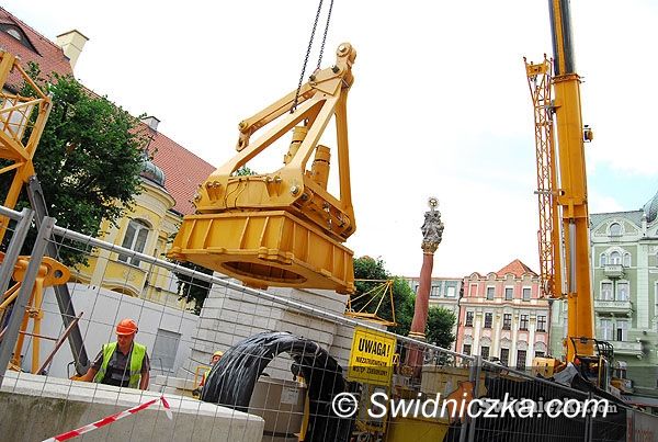Świdnica: Ogromny żuraw wzniesie nam wieżę
