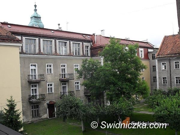 Świdnica: Święty Józef pod nowym dachem