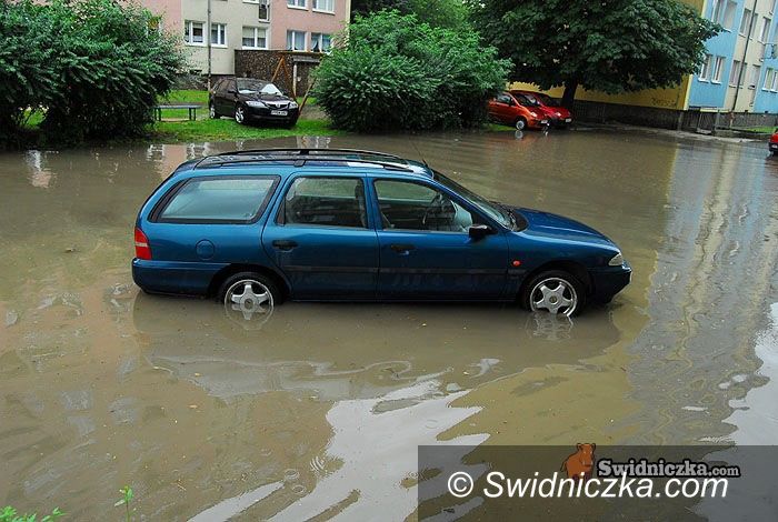 Świdnica: Trochę deszczu i osiedle tonie