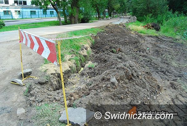 Świdnica: Gazownicy opanowali świdnickie drogi – Łukasińskiego chcą skończyć przed zimą