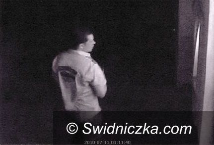 Świdnica: Właściciel zniszczonego samochodu wyznaczył nagrodę za pomoc w ujęciu wandala