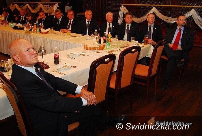 Świdnica: SPKiŚ wręczy Diamenty Wolności Balcerowiczowi, Frasyniukowi, Kwaśniewskiemu, Michnikowi i Mazowieckiemu