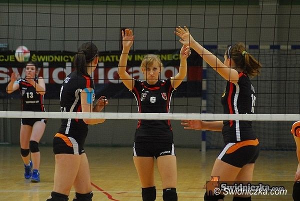 Świdnica: Siatkarki uczciły pamięć Tadeusza Ząbka