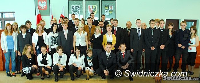 Świdnica: Całkiem dorosła polityka w Młodzieżowej Radzie Ziemi Świdnickiej