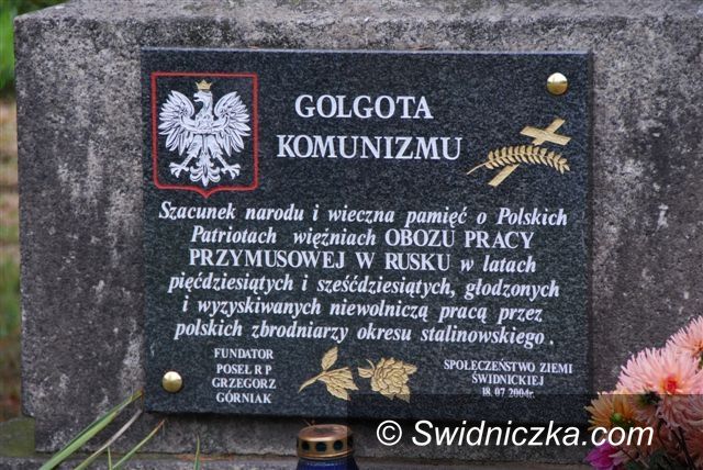 Rusko: Religijnie i patriotycznie w Rusku
