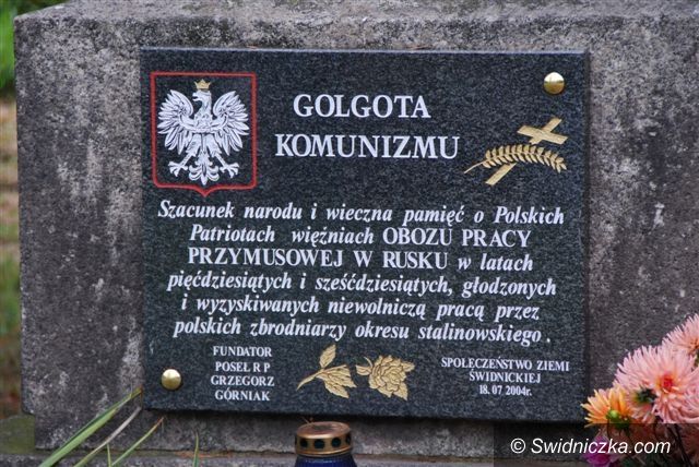 Rusko: Religijnie i patriotycznie w Rusku