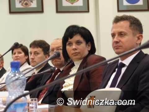 Świdnica: Tomasz Kurzawa: „Prezydent łoi ze szpitala”, czyli ostra wymiana zdań na sesji powiatu