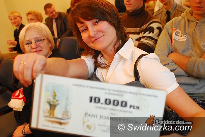 Świdnica: Kasa za magisterkę o Świdnicy
