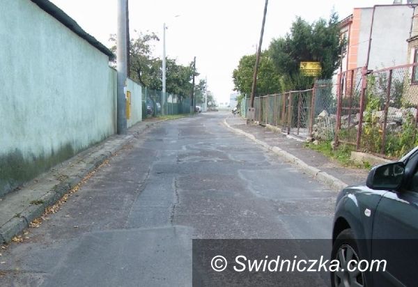 Świebodzice: Zielona z betonu asfaltowego