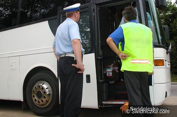 gmina Dobromierz: Nietrzeźwa opiekunka w szkolnym autobusie