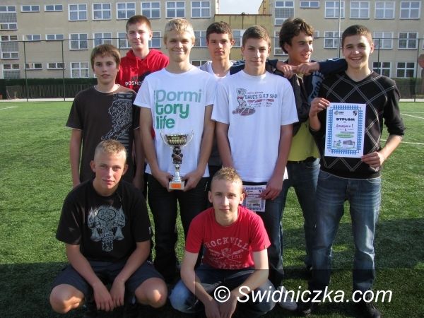 Świdnica: Wygrali i awansowali na szczebel powiatowy