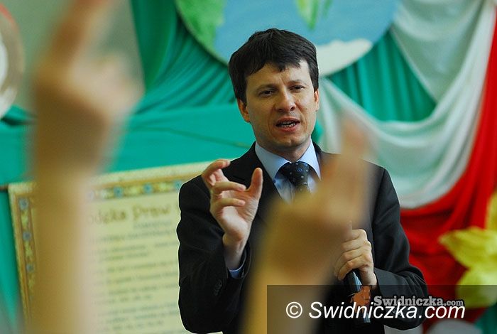 Świdnica: Dzieci i młodzież mają swoje prawa! – przekonują Anna Maria Wesołowska i Marek Michalak