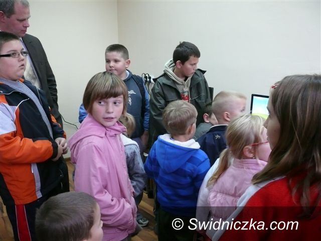 Tomkowice: Pracownia komputerowa z bezpłatnym dostępem do internetu w Tomkowicach