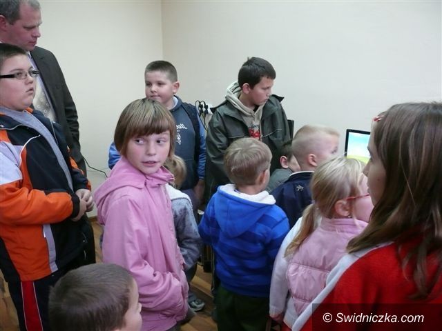 Tomkowice: Pracownia komputerowa z bezpłatnym dostępem do internetu w Tomkowicach