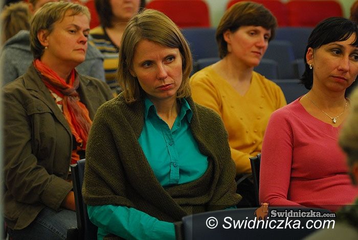 Świdnica: Pisarka Teresa Oleś–Owczarkowa opowiedziała o swojej pierwszej powieści