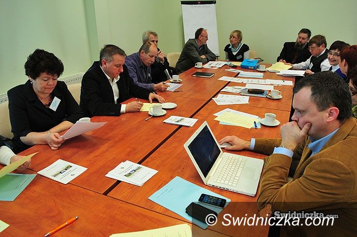 Świdnica: Praca w grupach nad kłopotami zwykłych ludzi