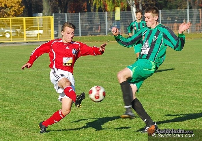 III-liga dolnośląsko-lubuska: Hit w Łozinie, zapowiedź 15. kolejki piłkarskiej III–ligi