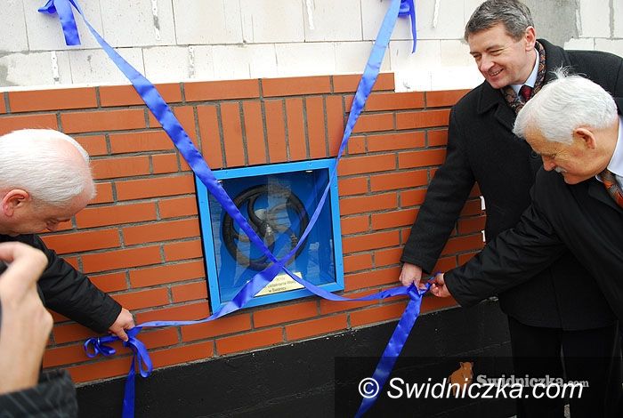 Świdnica: Pół budynku, ale zawór jest