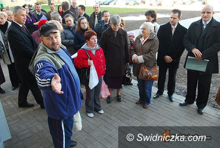 Świdnica: Nowi najemcy oglądali swoje przyszłe mieszkania, starzy najemcy awanturowali się