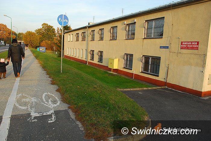 Świdnica: Młodzież schowają za ekranem