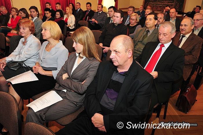 powiat świdnicki: Powiat na żyjącej mapie