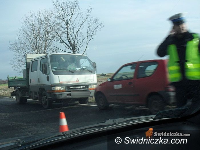 powiat świdnicki/Wojnarowice: Groźny wypadek na K35 – helikopter ratował rannego; dwie kolizje w naszym powiecie