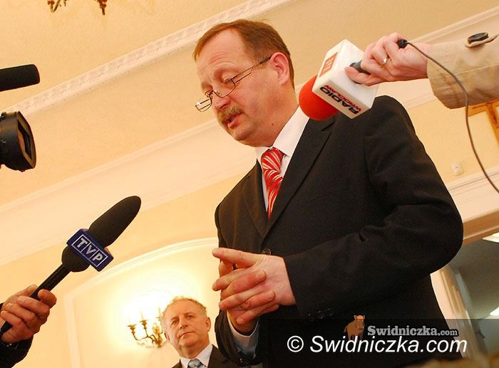 Świebodzice: Bogdan Kożuchowicz w I turze burmistrzem Świebodzic