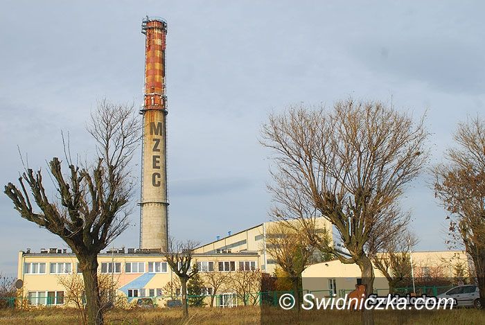 Świdnica: Wypadek w ciepłowni – mężczyzna uderzony rurą w twarz