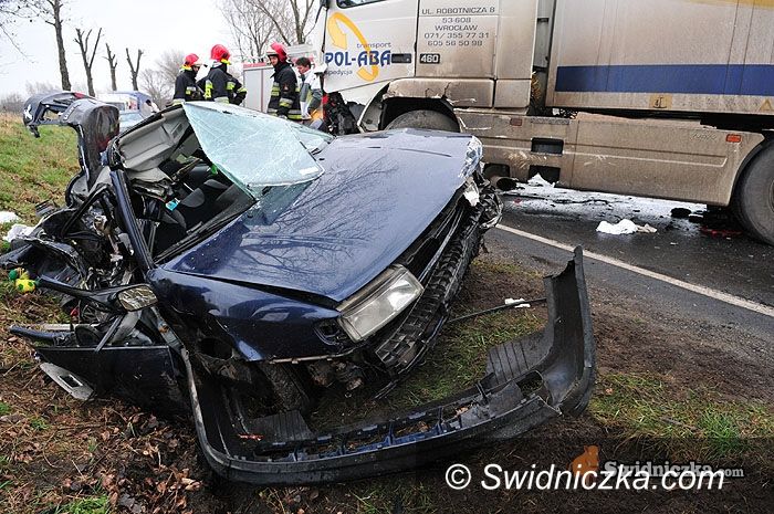 Komorów/Mokrzeszów: Wypadek koło Mokrzeszowa – dwie osoby w stanie ciężkim